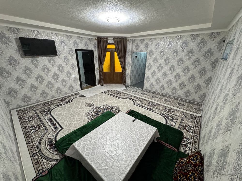 Oq tosh yangi qurilgan oilaviy dacha.
