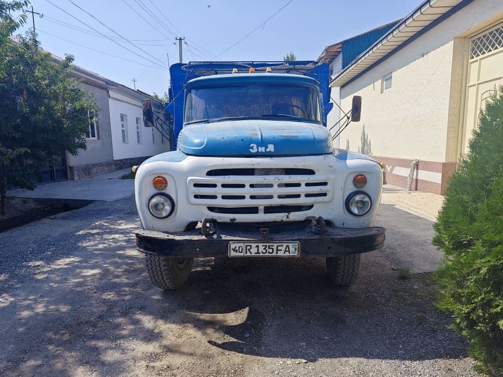 Зил 4502 yaxshi sostoyaniyada