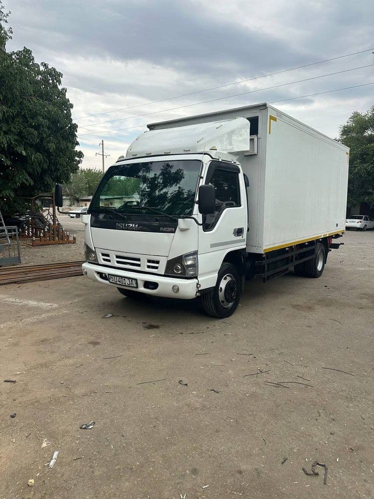 Isuzu nqr sotiladi