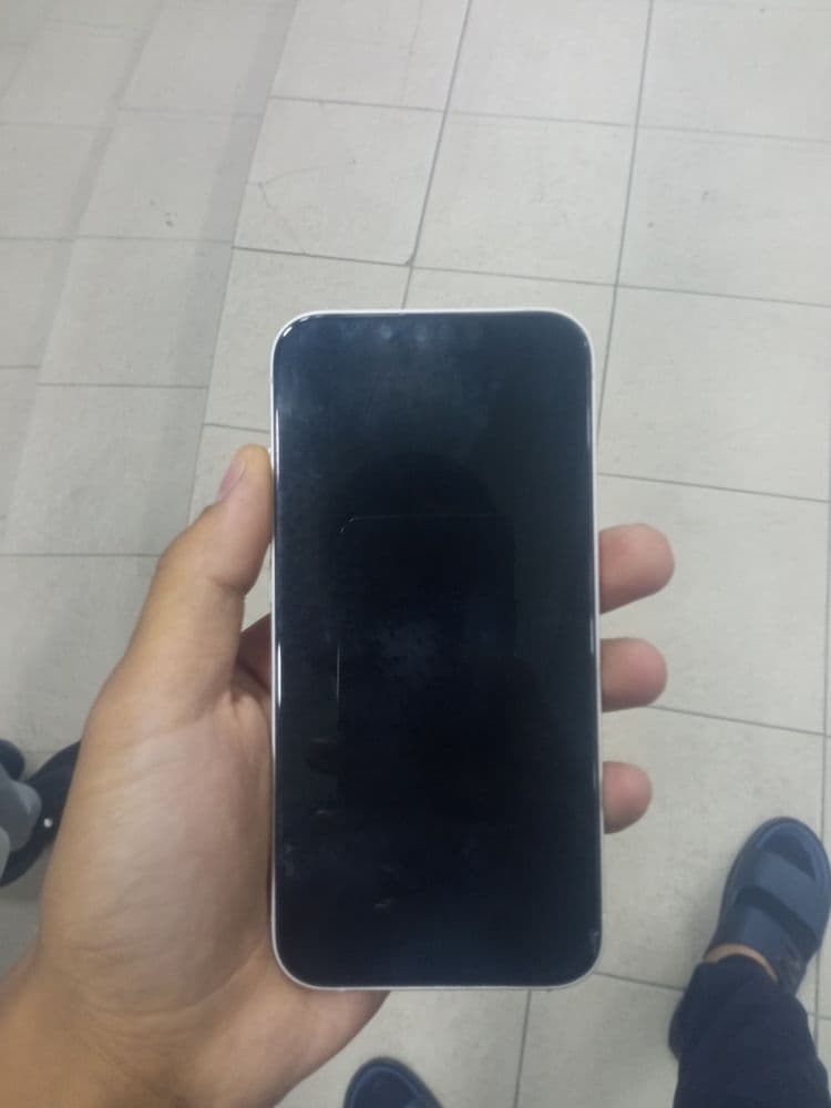 Iphone 13 sotiladi