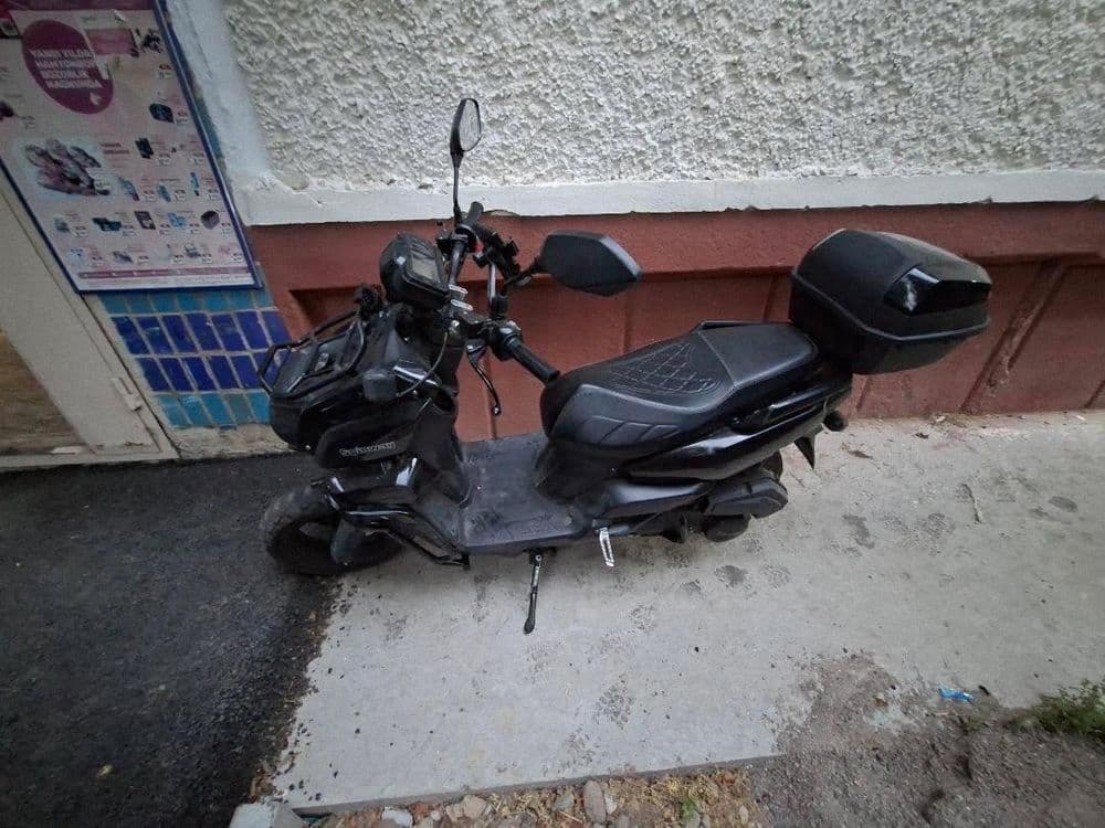 Tank skuter sotiladi