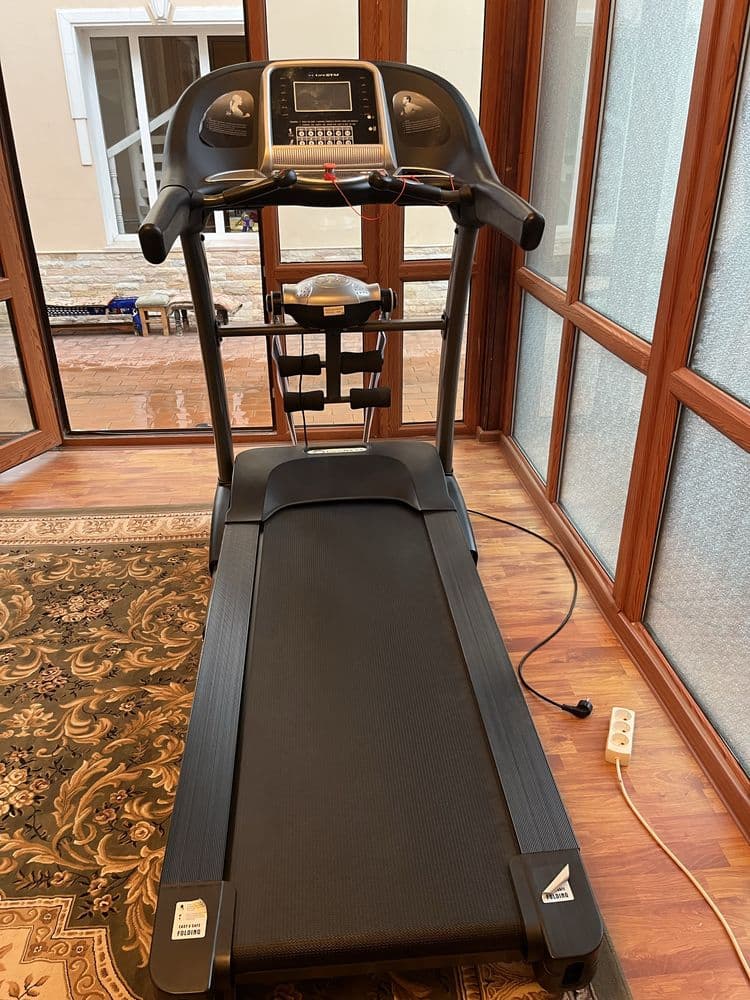 Беговая доржка LifeGYM  700M