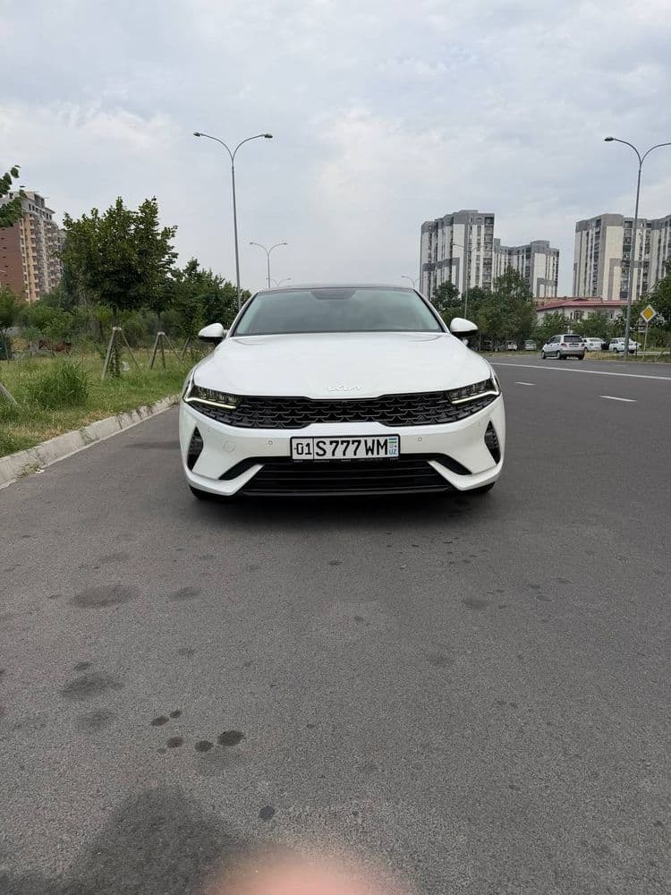 2022 Kia k5 sotiladi ozimizani moshina