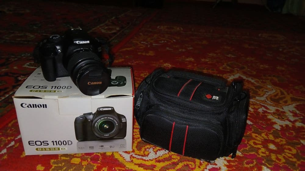Foto aparat sotladi CANON holati ideal muommo yoq.