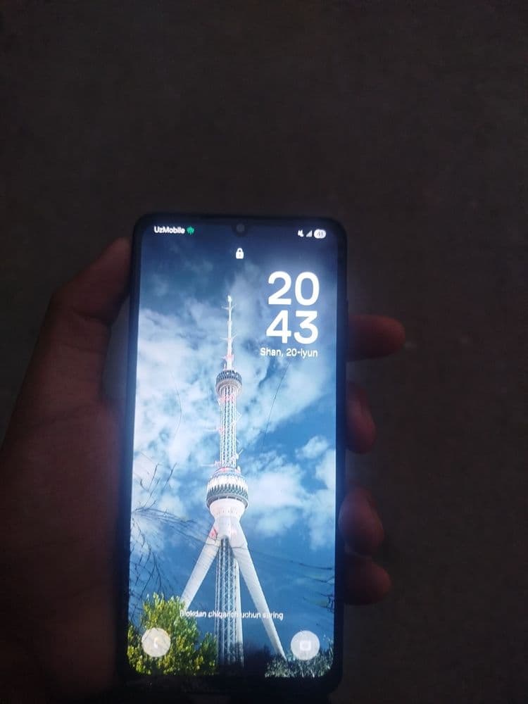 A06 Samsung faqat ekran chatnagan